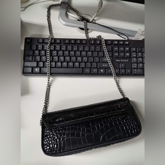 Genuine leather Handcrafted with detachable chain purse / shoulder bag - Picture 4 of 8